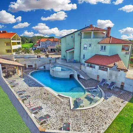 Surida 806 Apartment Pula