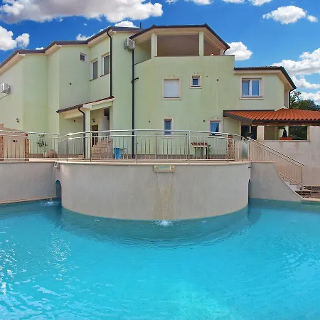 Apartment Surida 806 *