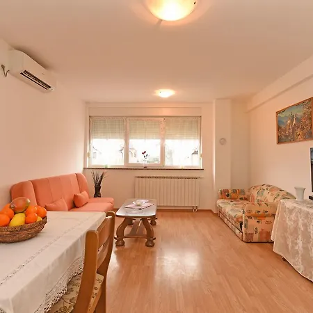 Apartment Surida 806 *