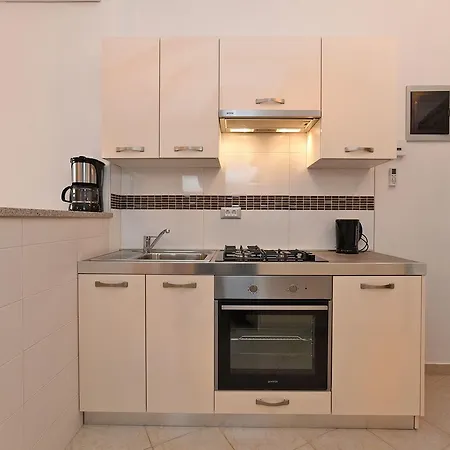 Surida 806 Apartment Pula