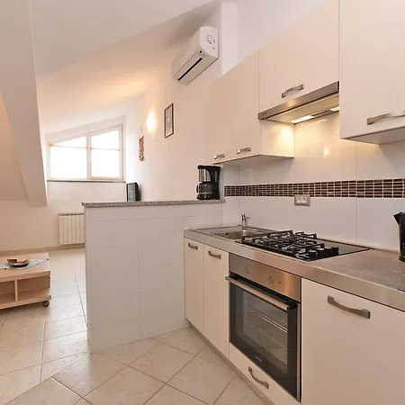 Apartment Surida 806 *