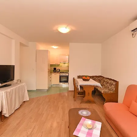 Apartment Surida 806 Pula