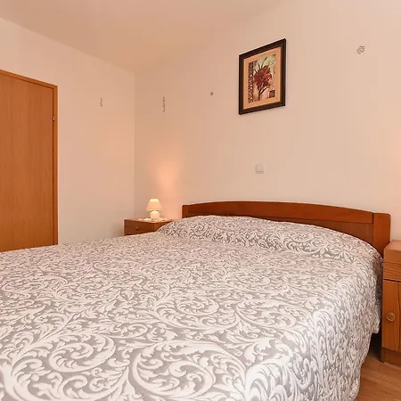 Apartment Surida 806 *