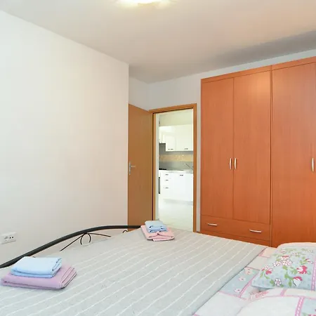 Surida 806 Pula