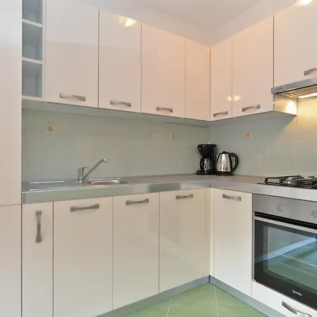 Apartment Surida 806 *