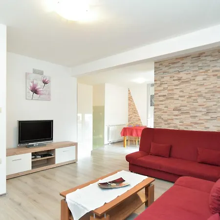 Surida 806 Apartment Pula